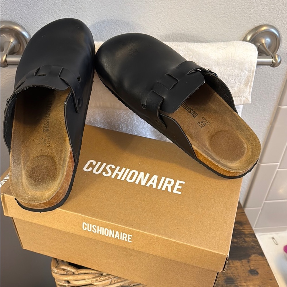 Cushionaire Black Slip-On Clogs